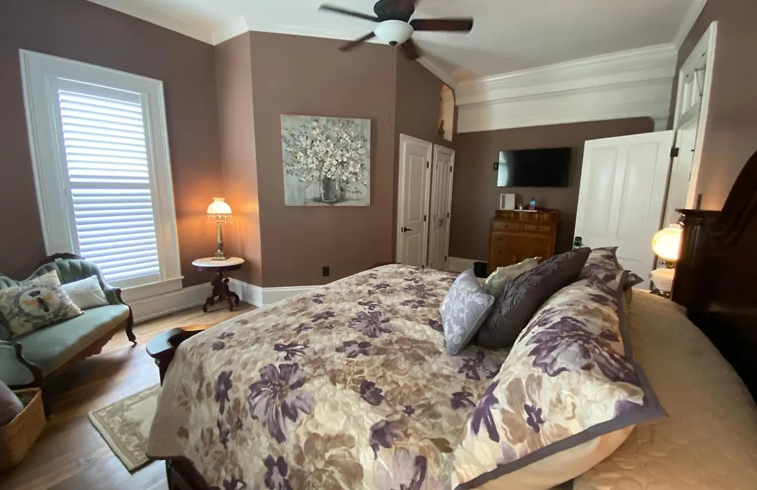 Belle Louise Historic Bed & Breakfast-1