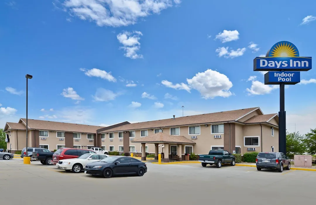 Days Inn By Wyndham Topeka-1