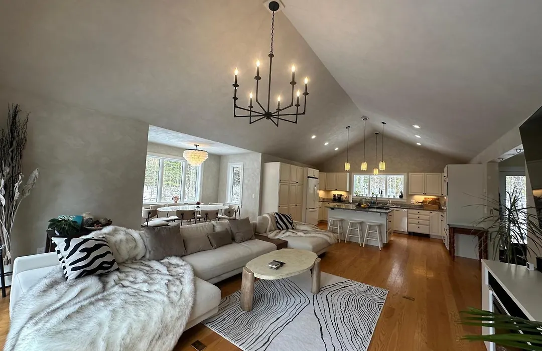 Modern House Family Retreat-1