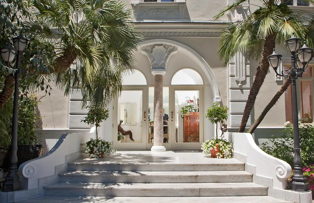 Luxury Villa Excelsior Parco-1