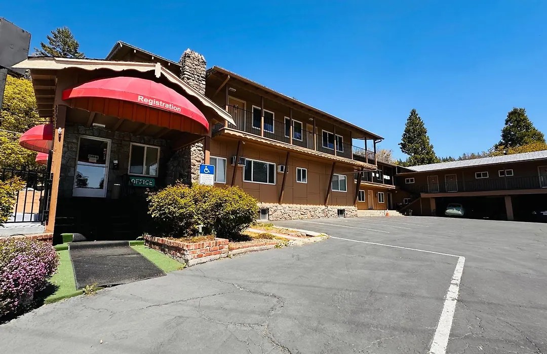 The Cottage Inn At Mount Shasta-1