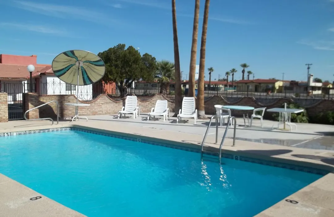 Hacienda Motel-1