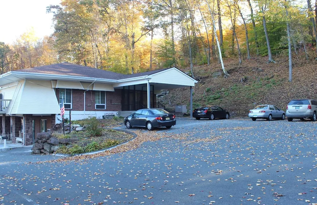 Passport Inn And Suites - Middletown-1