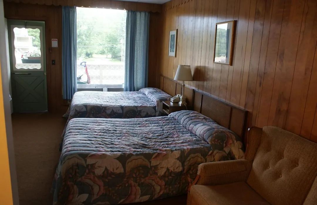 Northern Peaks Motor Inn-1