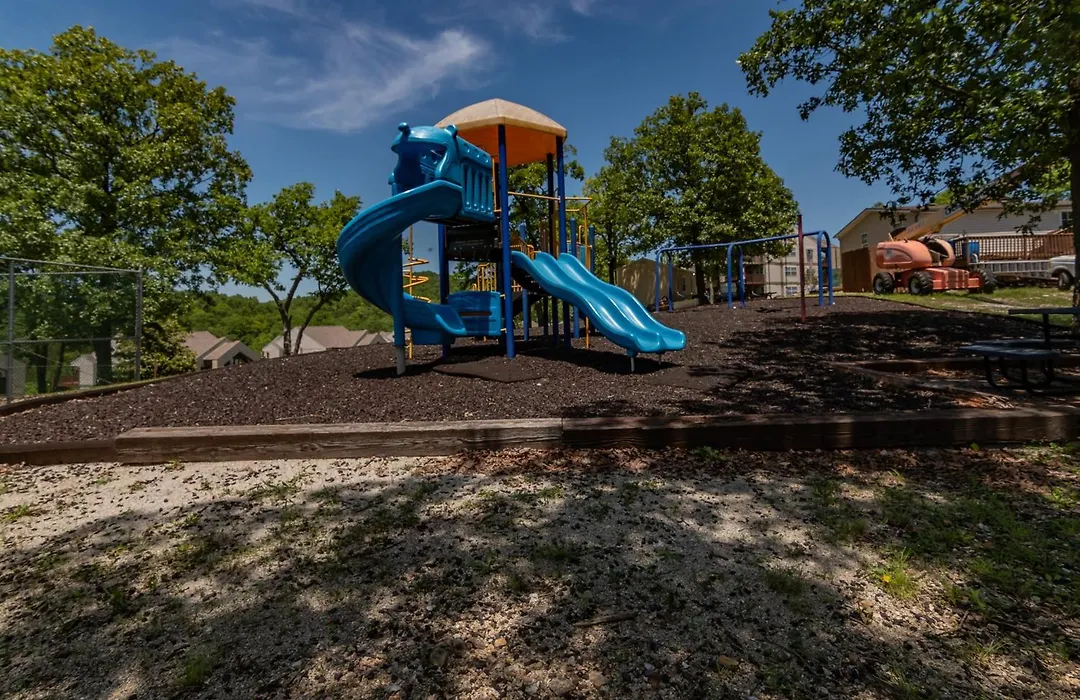 Lizzy'S Landing-1