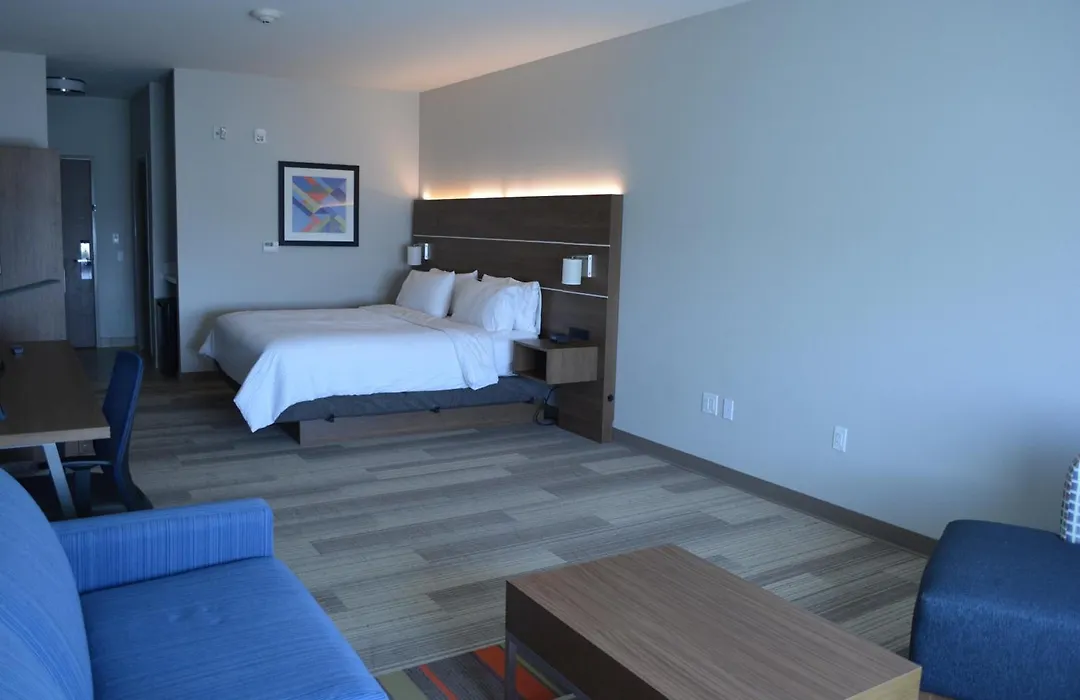 Holiday Inn Express & Suites-1