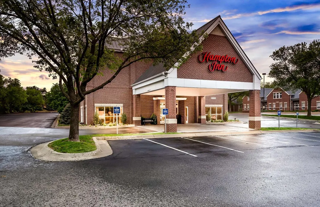 Hampton Inn South Heritage Park-1