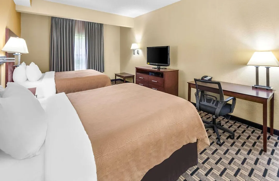 Clarion Inn & Suites Indianapolis Northwest-1