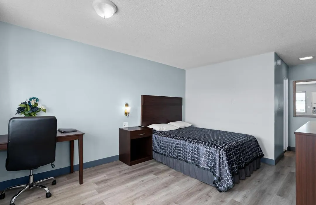 Holiday Lodge Wenatchee-1