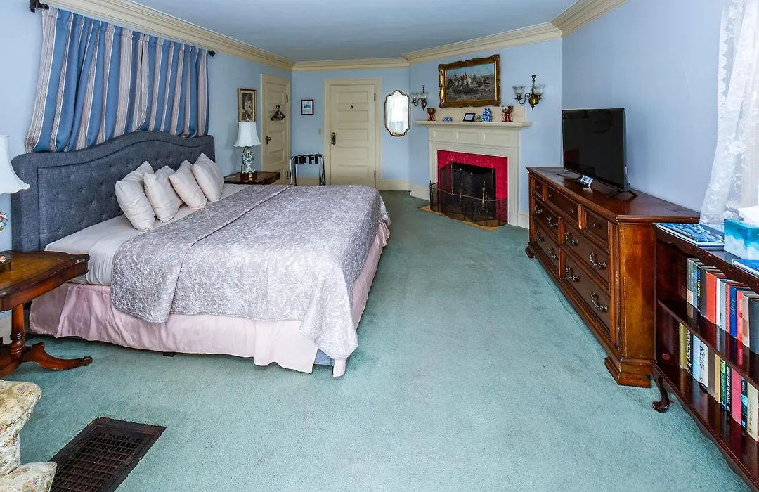 Thornhedge Inn-1