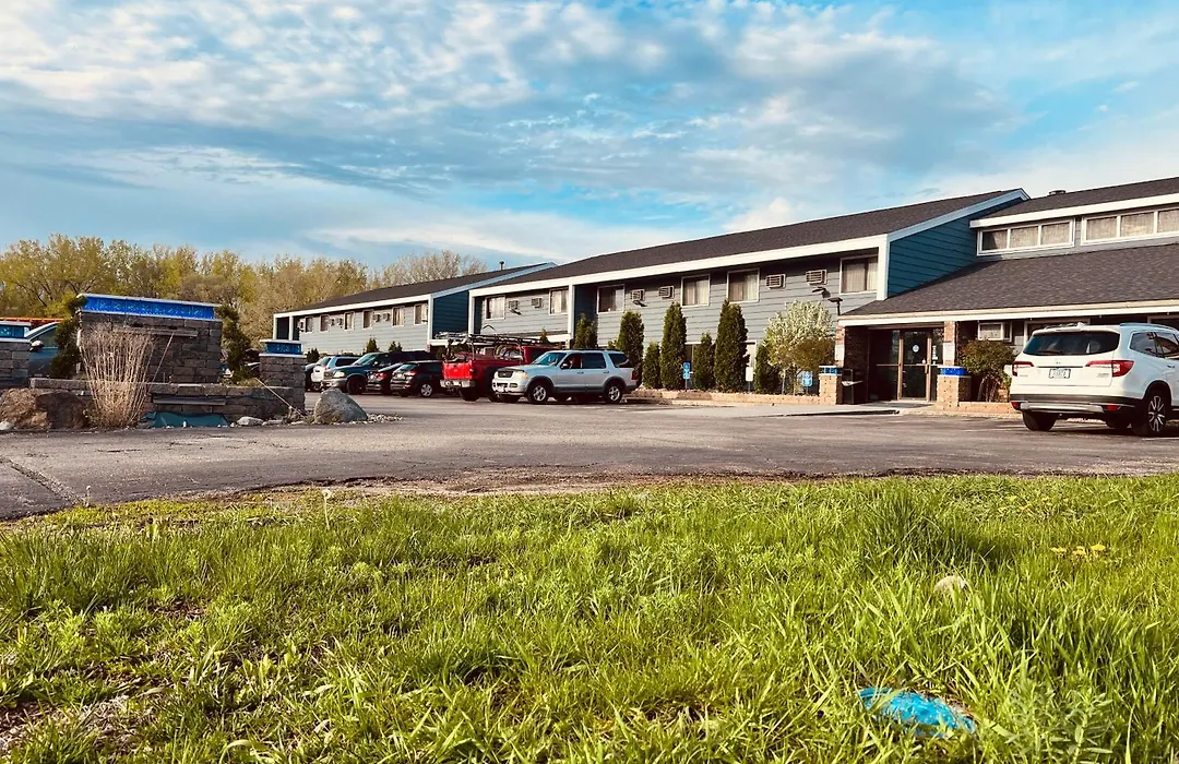 Travelodge By Wyndham Valleyfair Shakopee-1