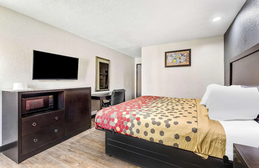 Econo Lodge Akron Copley Northwest-1