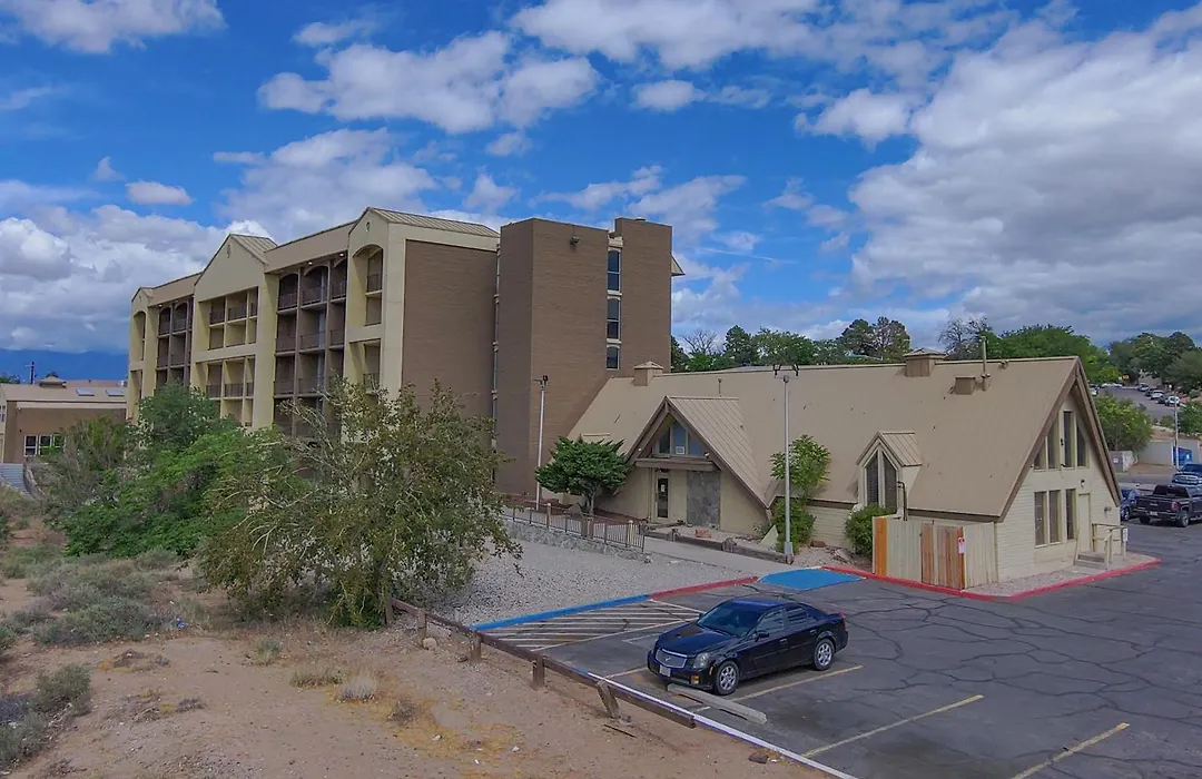 Hotel 505-1