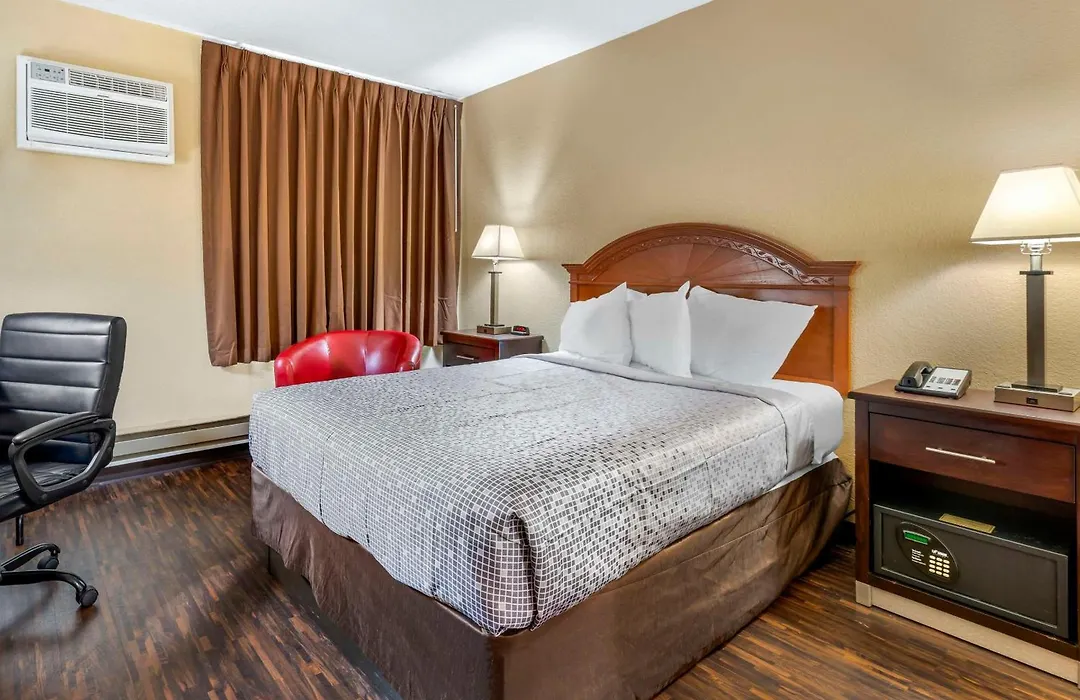 Econo Lodge La Crosse North-1