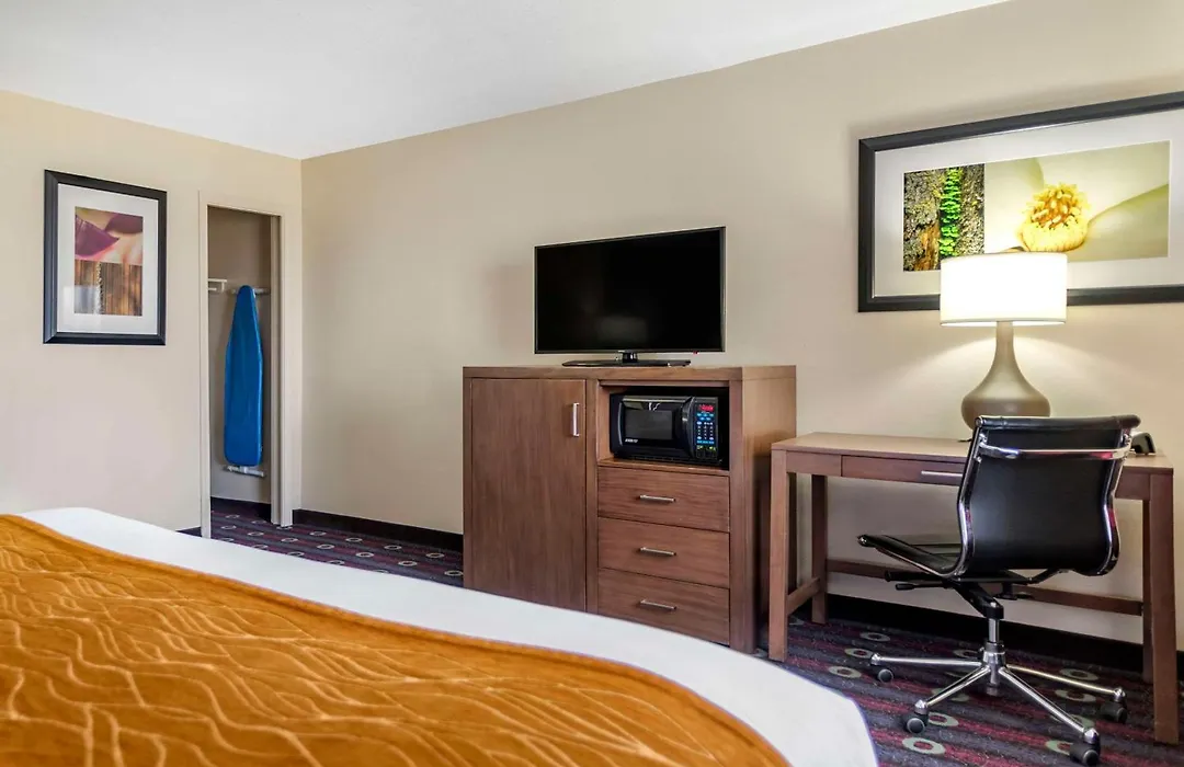 Comfort Inn Tulsa Midtown-1