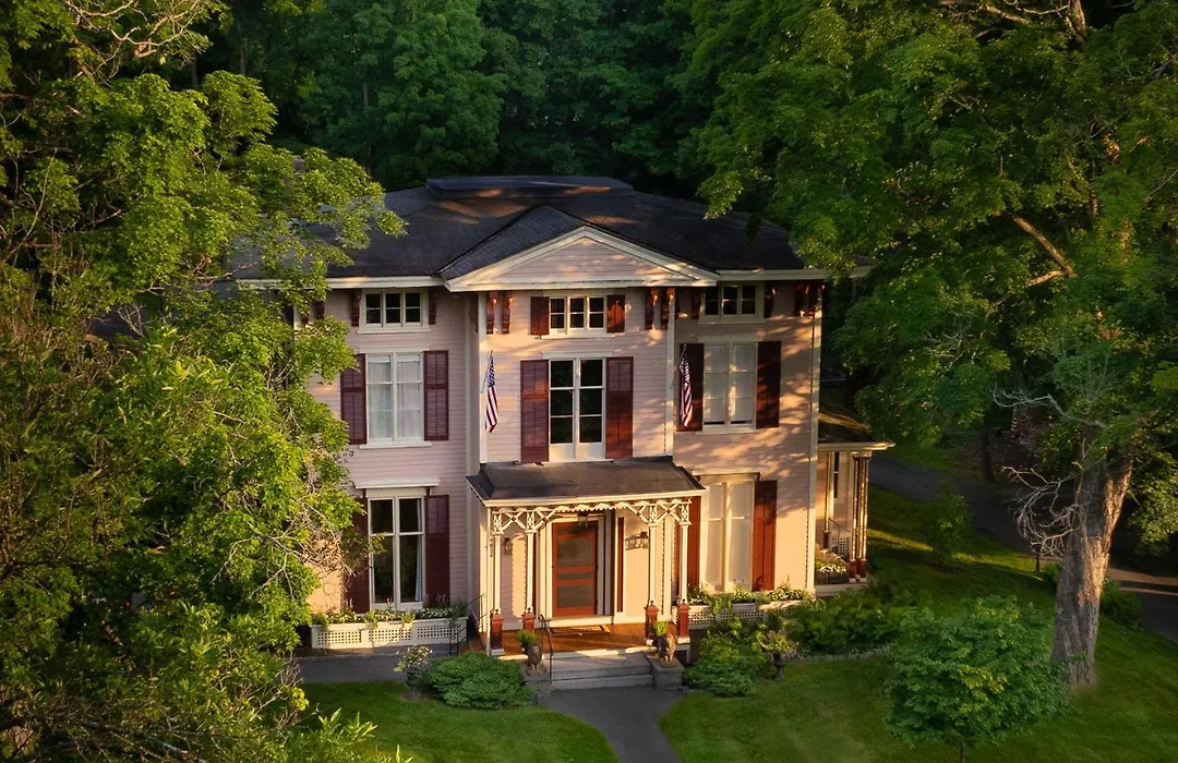 Landmark Inn-1