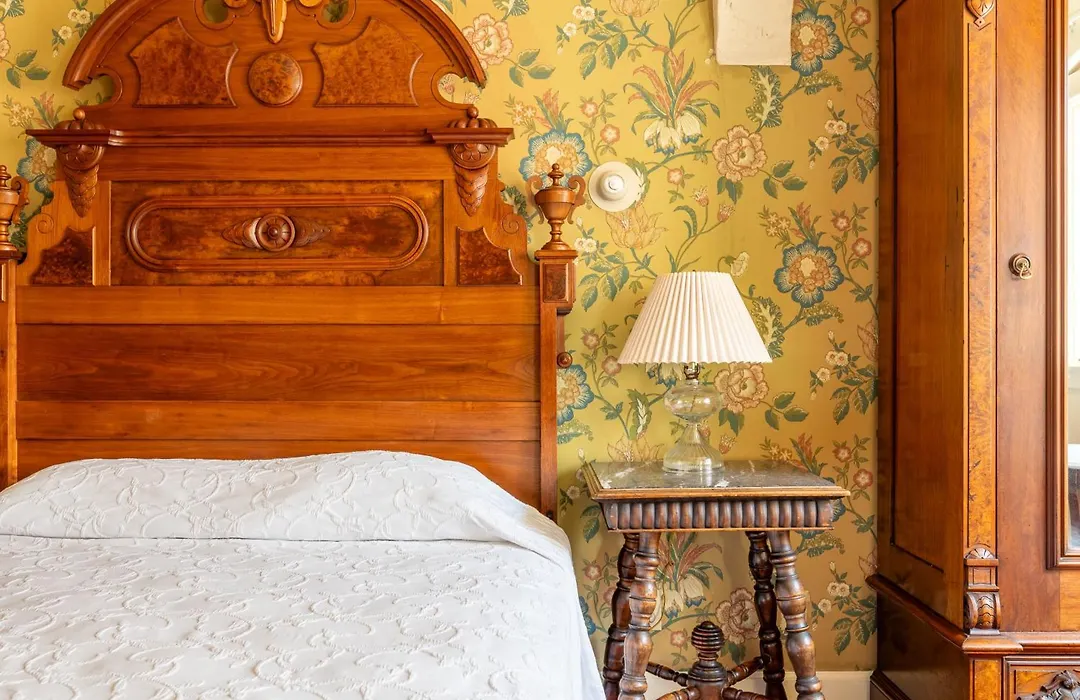 Martine Inn-1