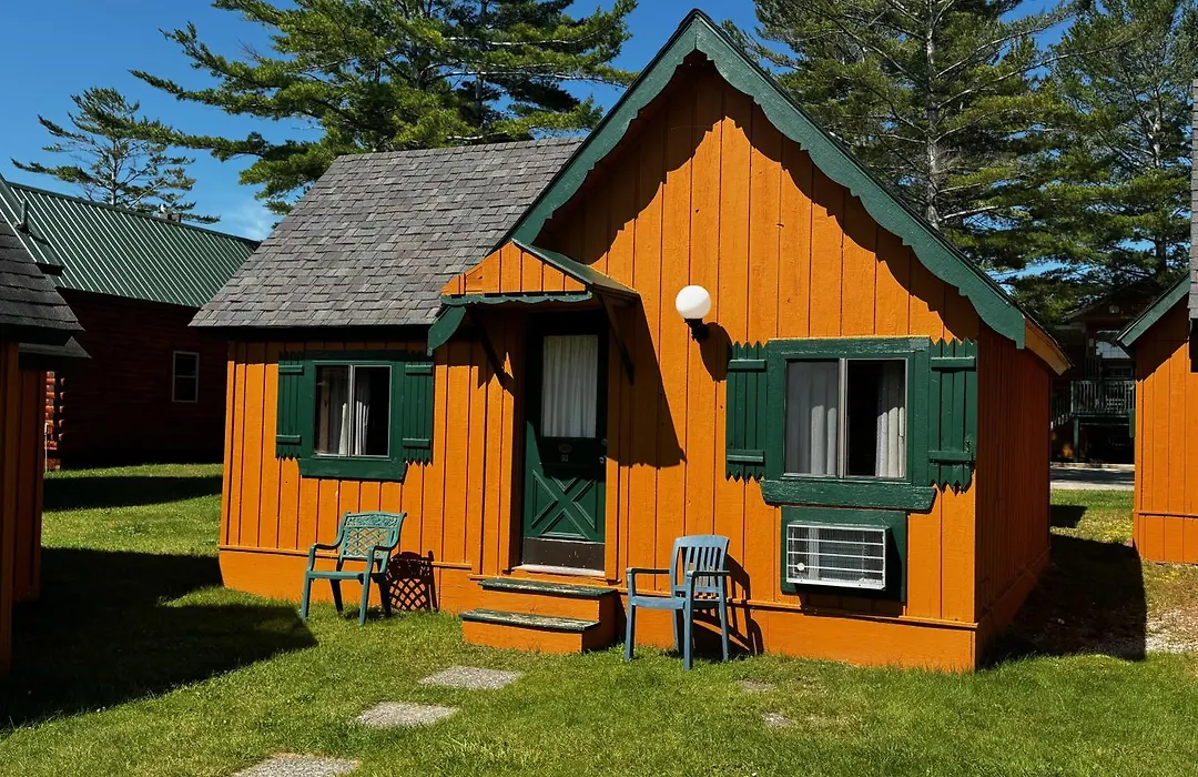 Cabins Of Mackinac & Lodge-1