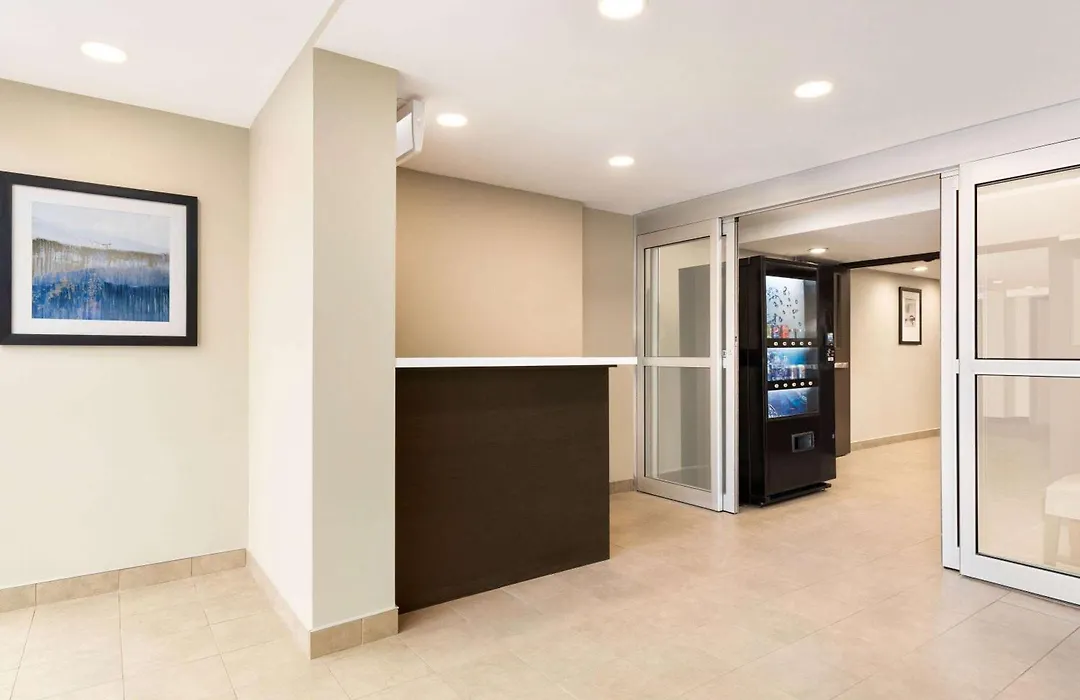 Wyndham Garden Niagara Falls Fallsview-1