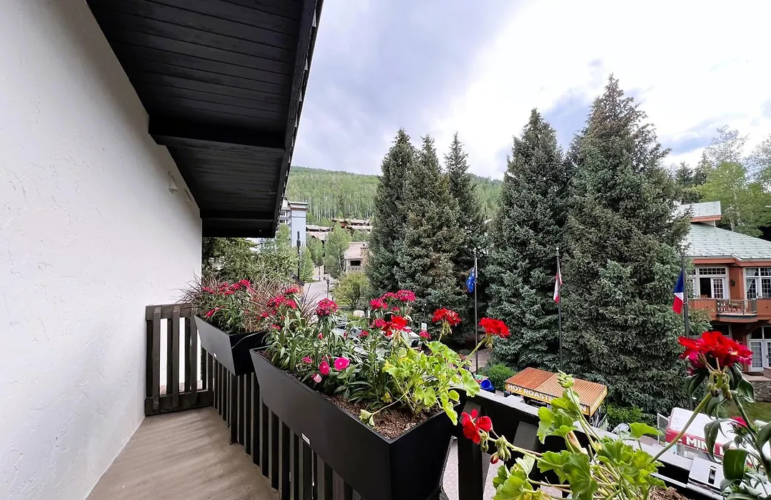 Sitzmark Vail-1