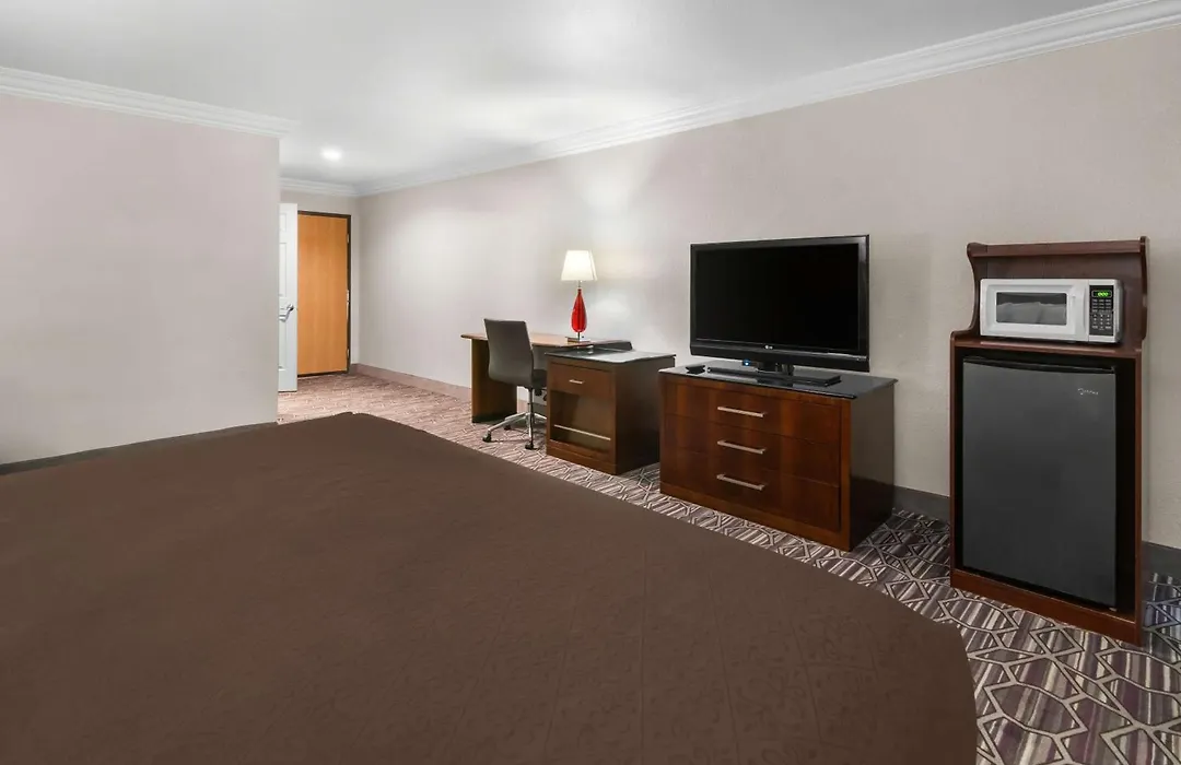 Surestay Plus By Best Western Fort Worth Benbrook-1