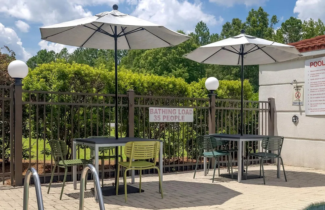 Spark By Hilton Savannah Airport-1