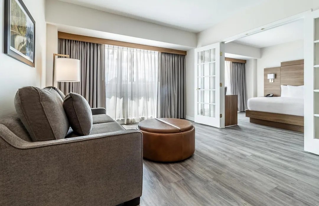 Atrium Hotel Vancouver-1