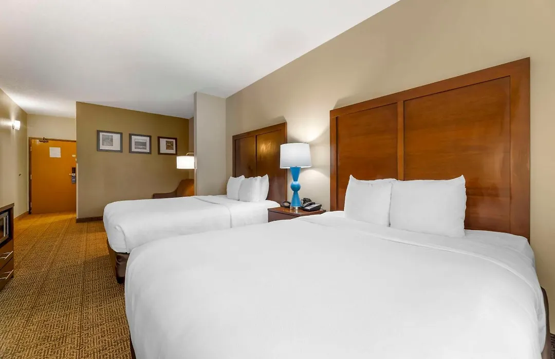 Comfort Suites Near Vancouver Mall-1