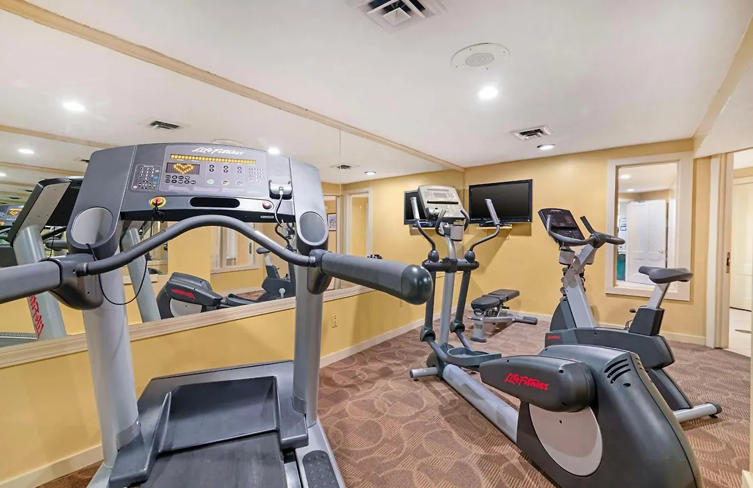 Best Western Inn & Suites Rutland-Killington-1
