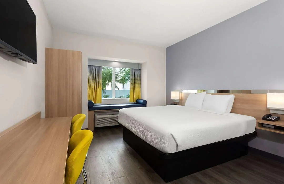Microtel Inn & Suites By Wyndham Panama City-1