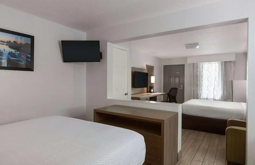 La Quinta By Wyndham Oceanfront Daytona Beach-1