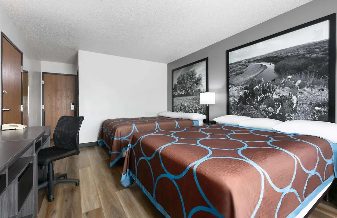 Super 8 By Wyndham Grapevine/Dfw Airport Northwest-1