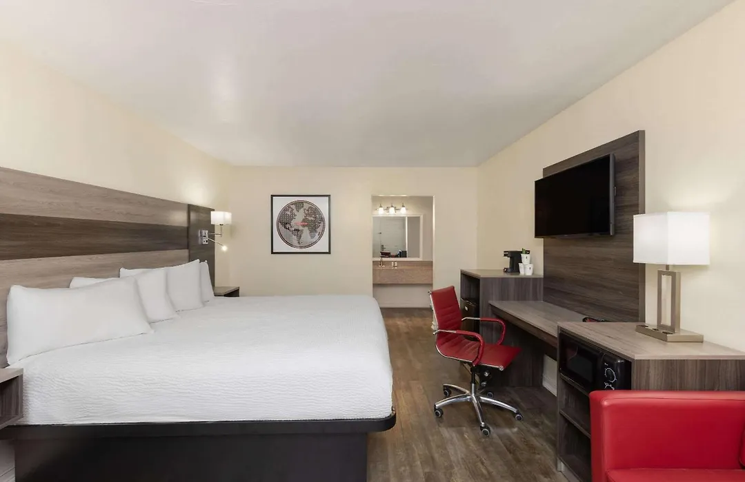 Ramada By Wyndham Kingman-1