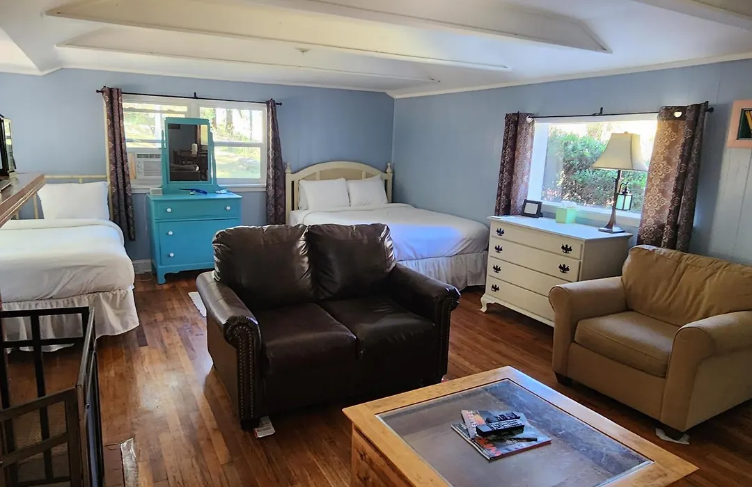 The Pines Cottages-1
