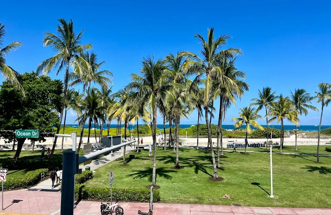 Majestic Hotel South Beach-1