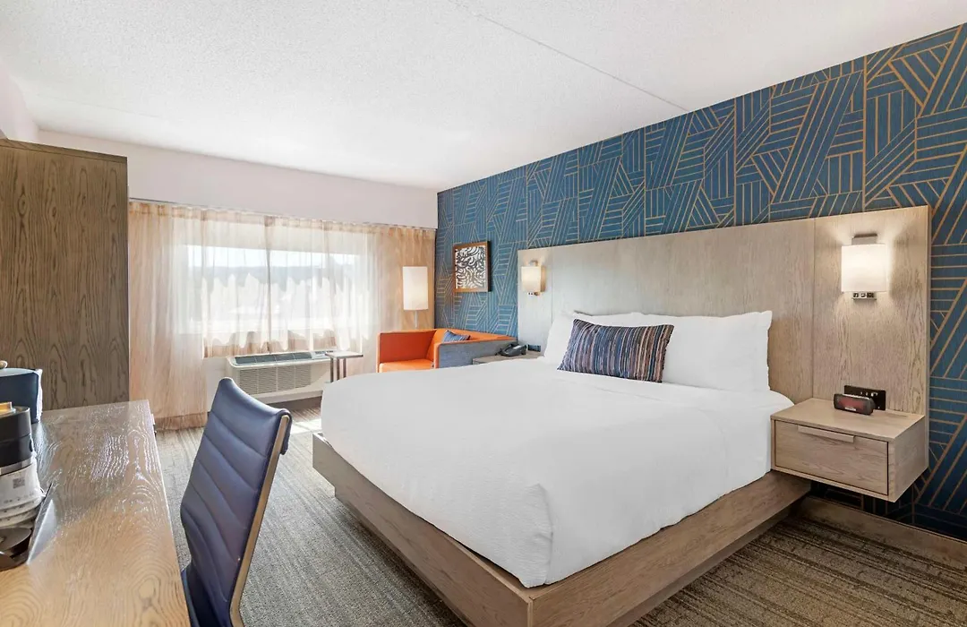 Best Western Plus Landmark Inn-1