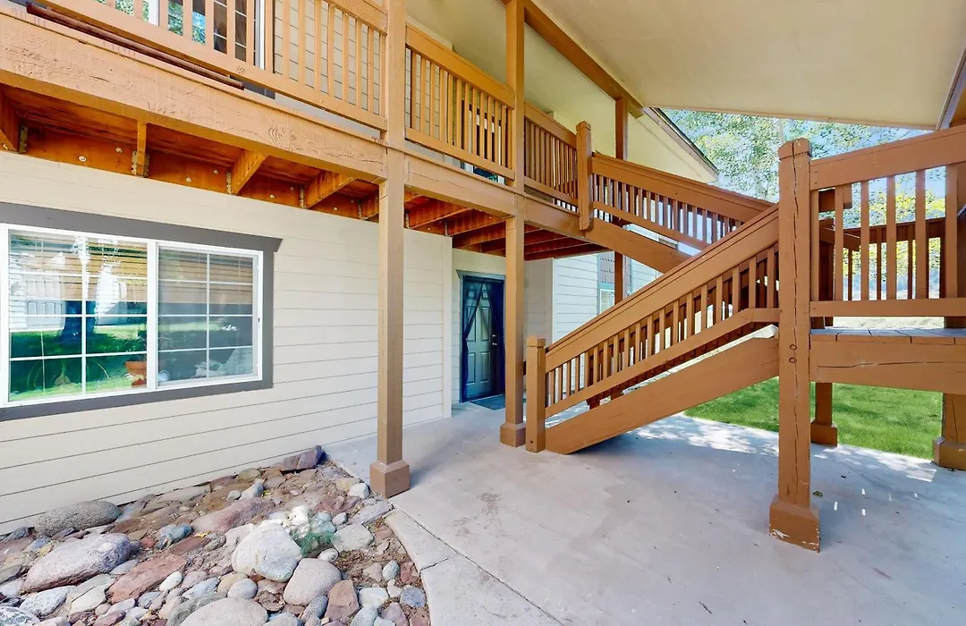 Riverside Treehouse-1