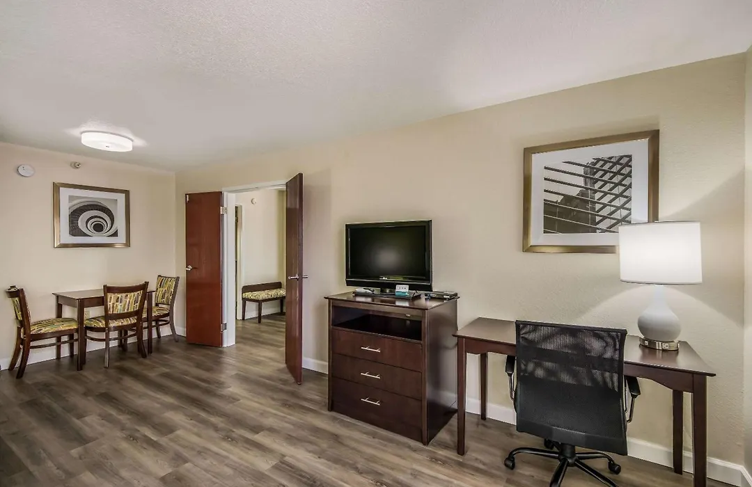 Quality Inn & Suites Quincy - Downtown-1