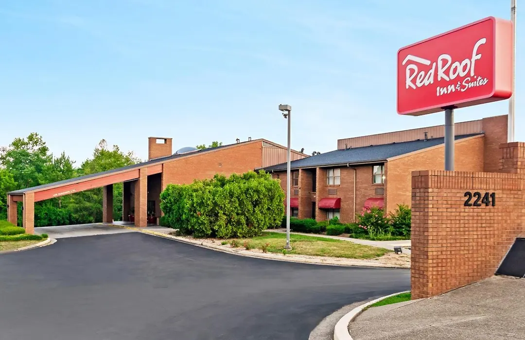 Red Roof Inn & Suites Lexington - Hamburg-1