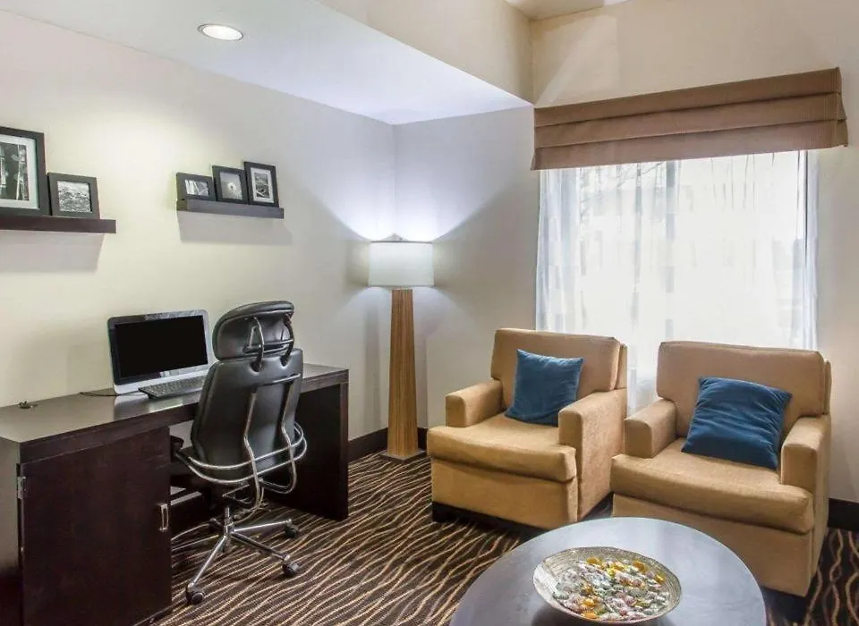 Rodeway Inn-1