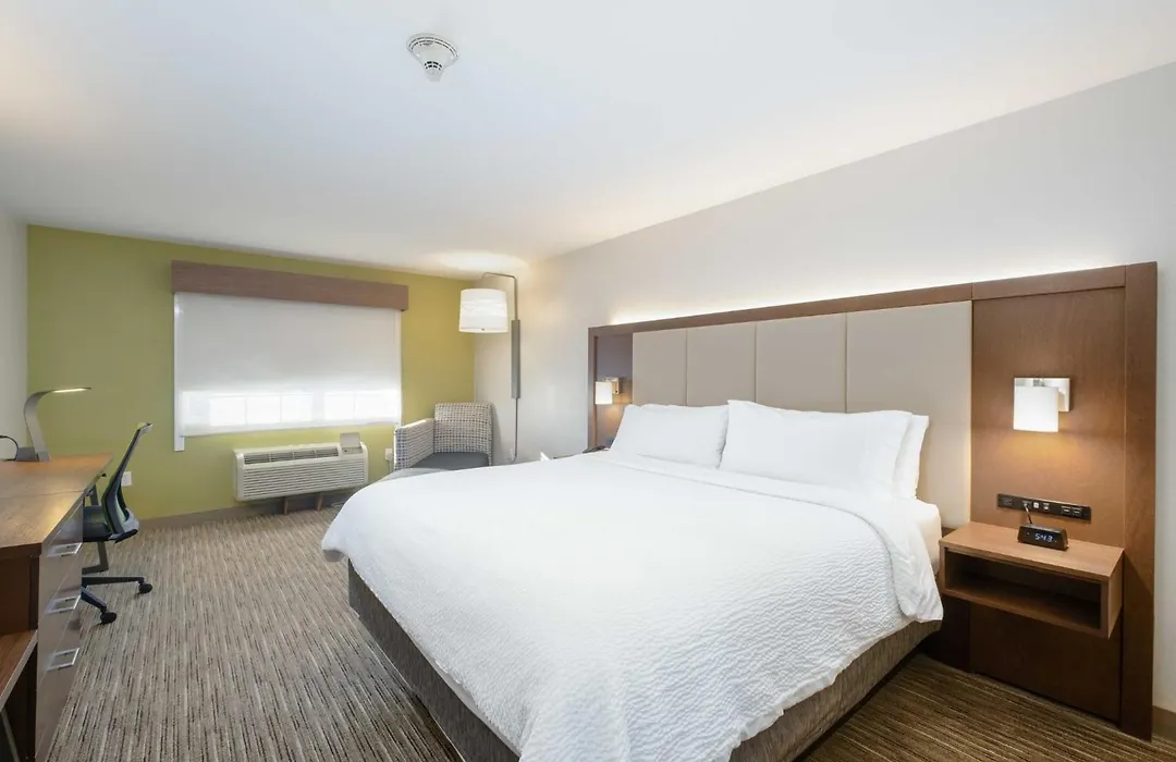 Holiday Inn Express Hotel & Suites Carlsbad By Ihg-1