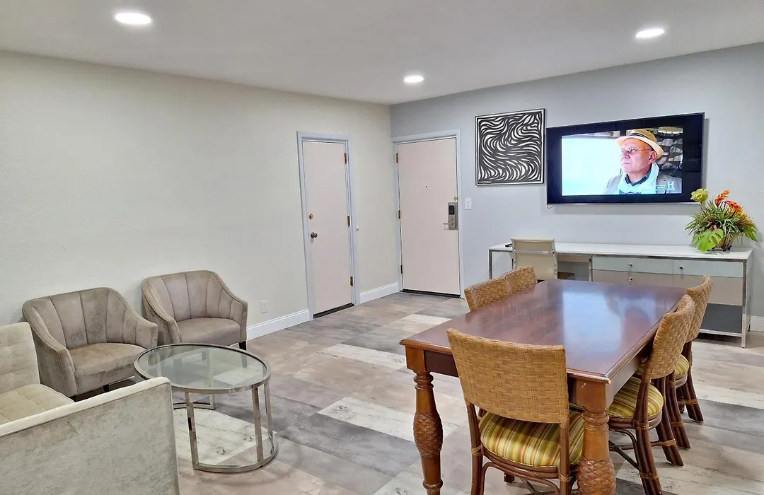 Travelodge By Wyndham Indianapolis Speedway-1