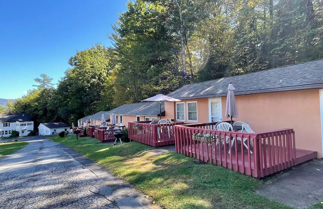 Hill View Motel And Cottages-1