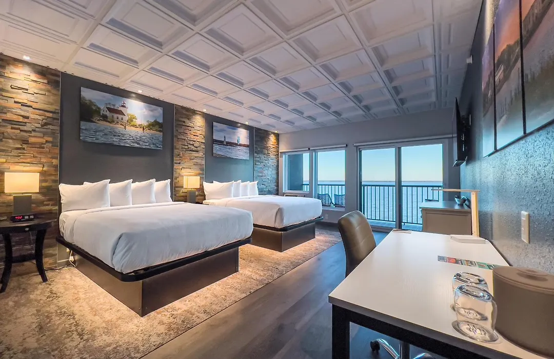Terrace Bay Hotel - Lakefront-1
