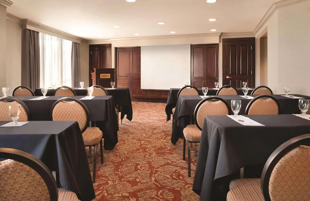 Radisson Hotel Cincinnati Riverfront-1