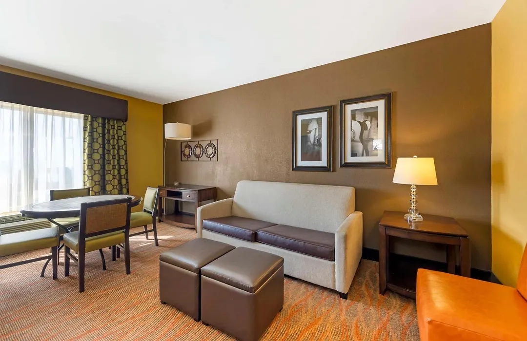 Best Western Plus Tupelo Inn & Suites-1