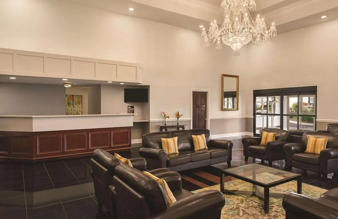 Radisson Hotel & Conference Center Rockford-1