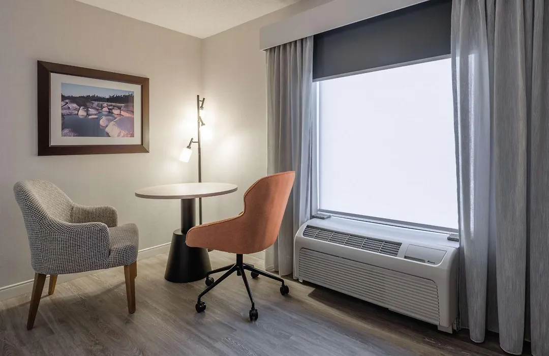 Hampton Inn & Suites By Hilton Moncton-1