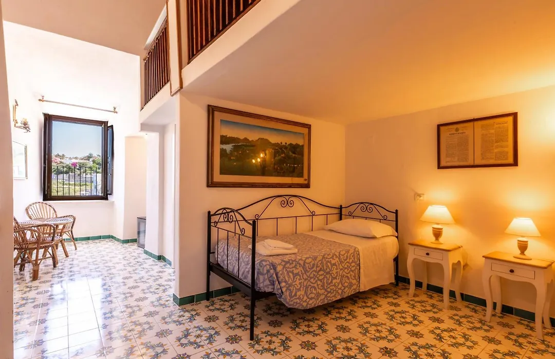 Hotel Torre Dei Borboni-1