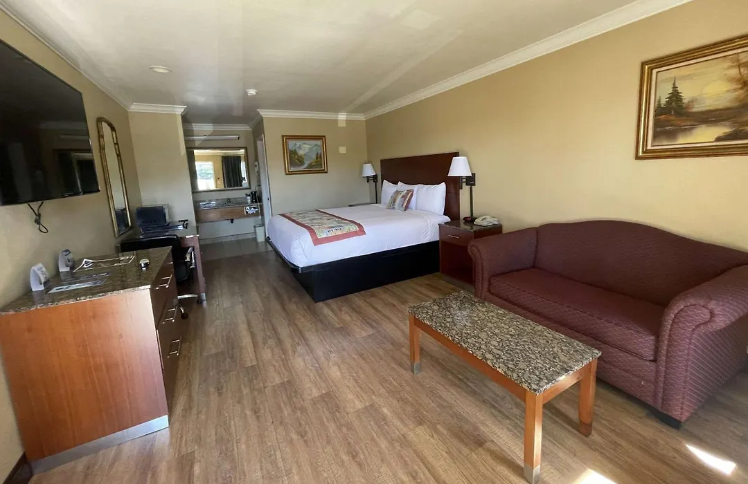 Travelodge By Wyndham Costa Mesa Newport Beach Hacienda-1
